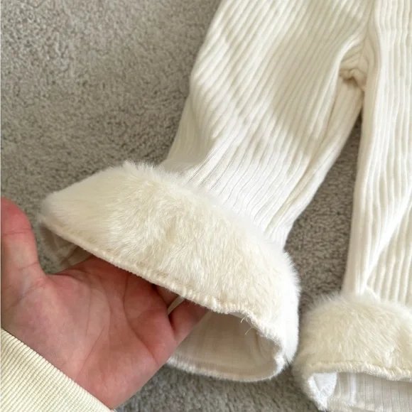 SHEIN Cream Ribbed Plush-Trim Kids Matching Set - Picture 4 of 7